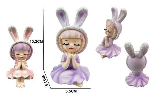 Figura Decorativa Menina com Orelhas de Coelho Sentada 10,2 Cm
