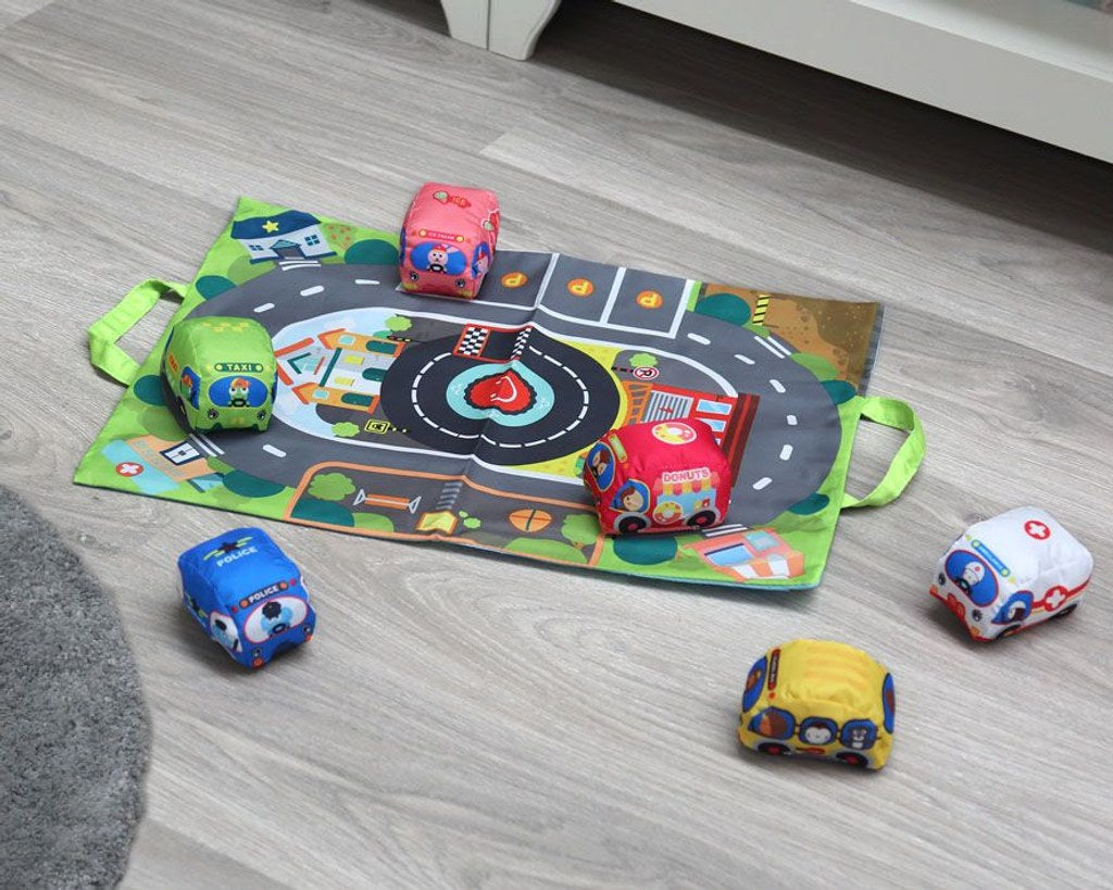 Conjunto de Carros Macios com Tapete