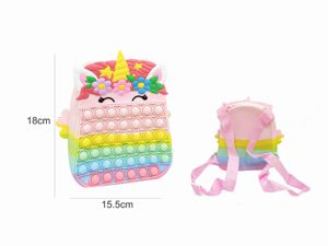MOCHILA SILICONE UNICORNIO 18CM