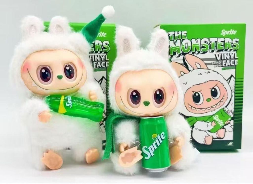 Peluche Labubu com Garrafa (Cores Sortidas) - Verde
